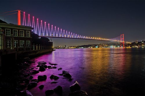 پل بسفر در استانبول (پل شهدای 15 ژوئیه)