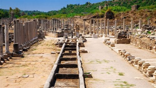 شهر باستانی پرگه از شهرهای تاریخی آنتالیا