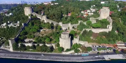 قلعه روملی حصار از بالا، قلعه روملی به شکل نام حضرت محمد (ص) است
