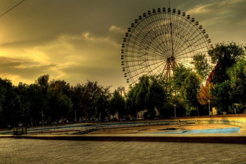 پارک ملت مشهد یکی از قدیمی ترین و بزرگ ترین پارک های مشهد است