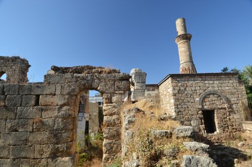 معبد، کلیسا و مسجد در کسیک مناره