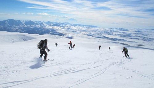 اسکی تفریحات زمستانی در ایروان