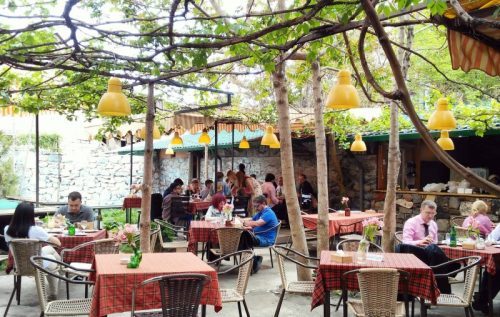 کافه رستوران آبویان 12( Abovyan 12)