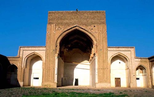 مسجد جامع تون از مهم‌ترین جاذبه های شهر فردوس